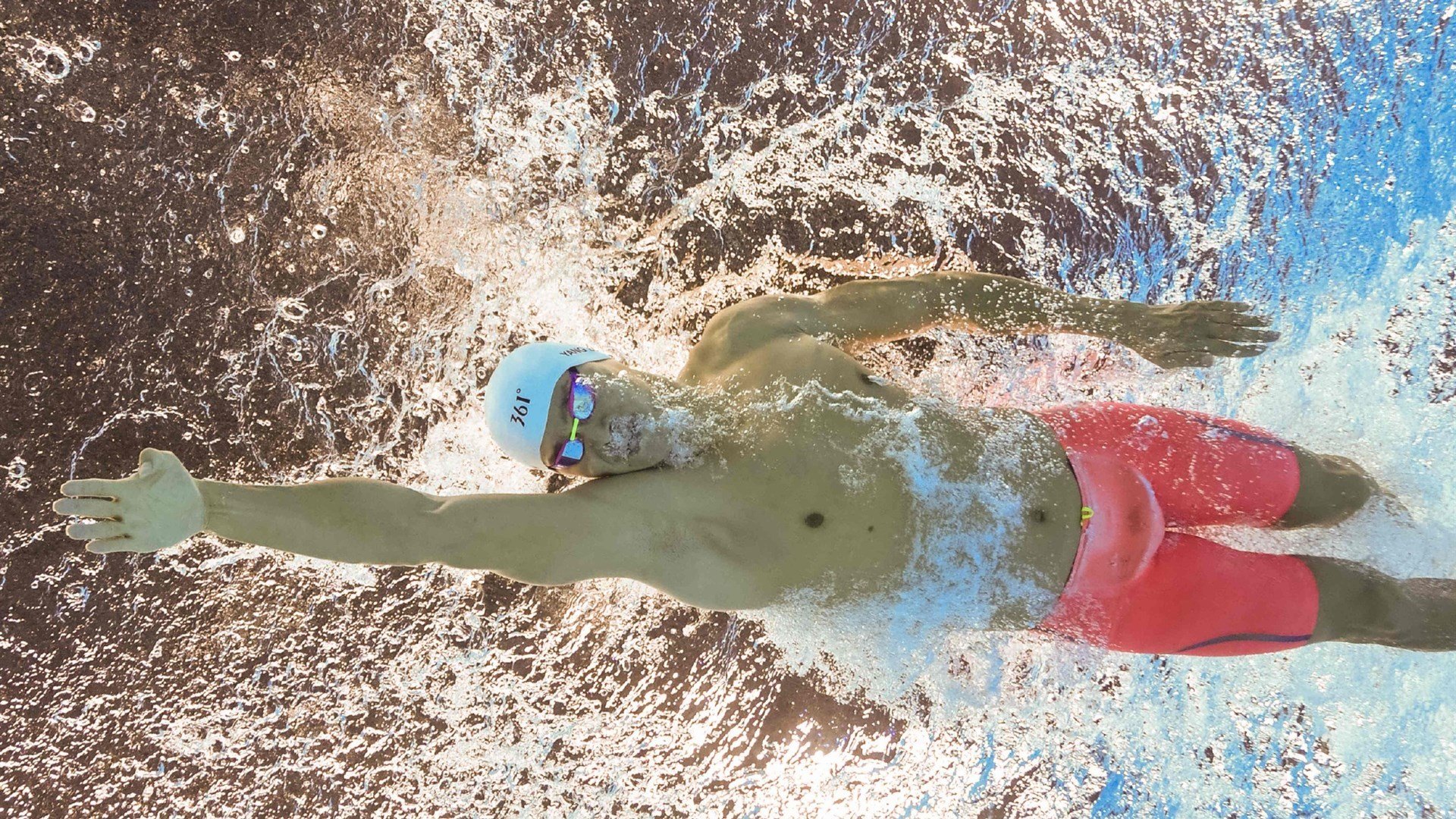 银箭陨落，逆袭暗涌，威廉姆斯碾压迈凯伦之夜，塞恩斯如何成为红牛阴影下的孤勇者？