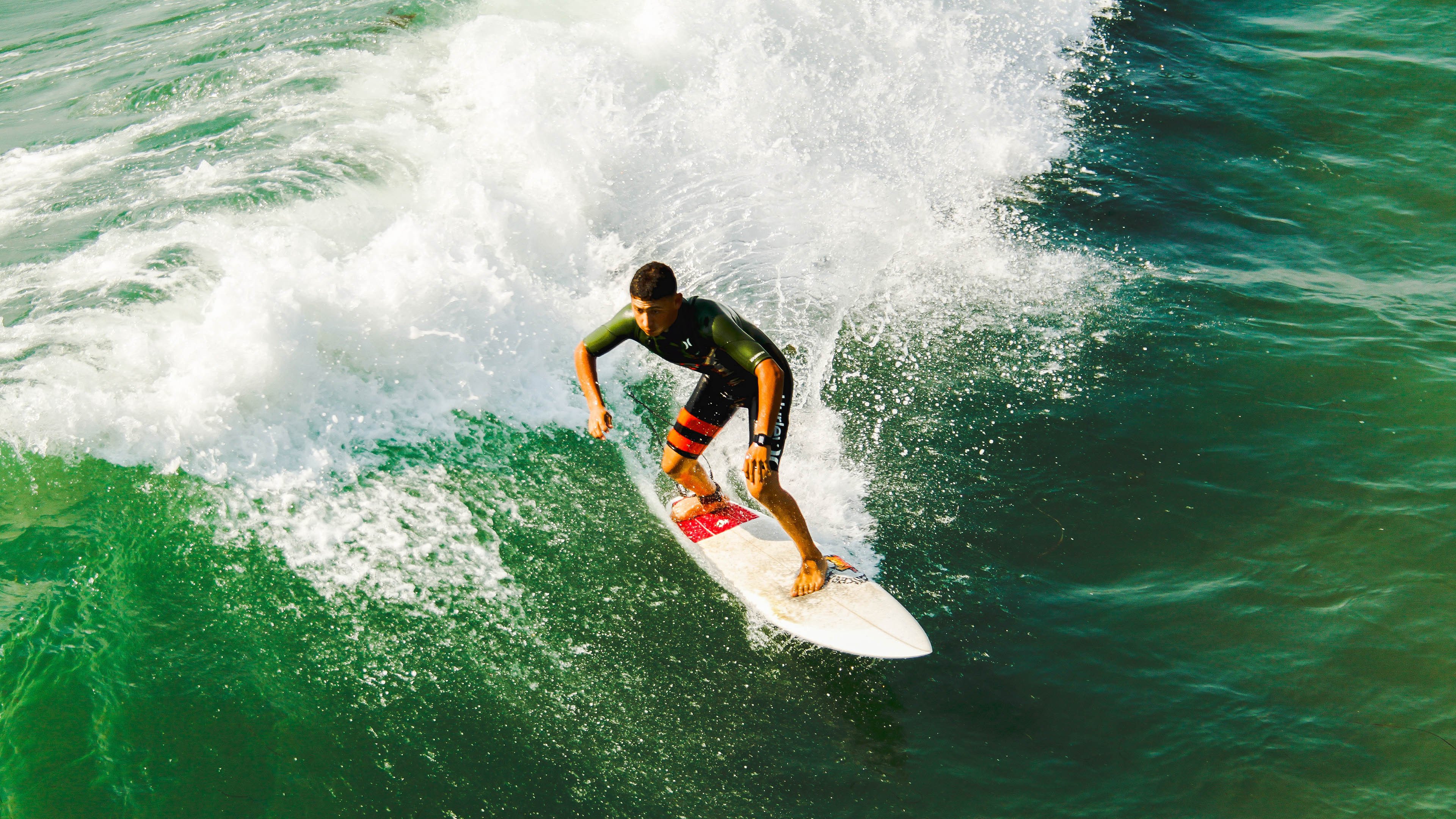 IM体育App下载-冰火两重天，威廉姆斯血战哈斯，塞恩斯上演独舞统治